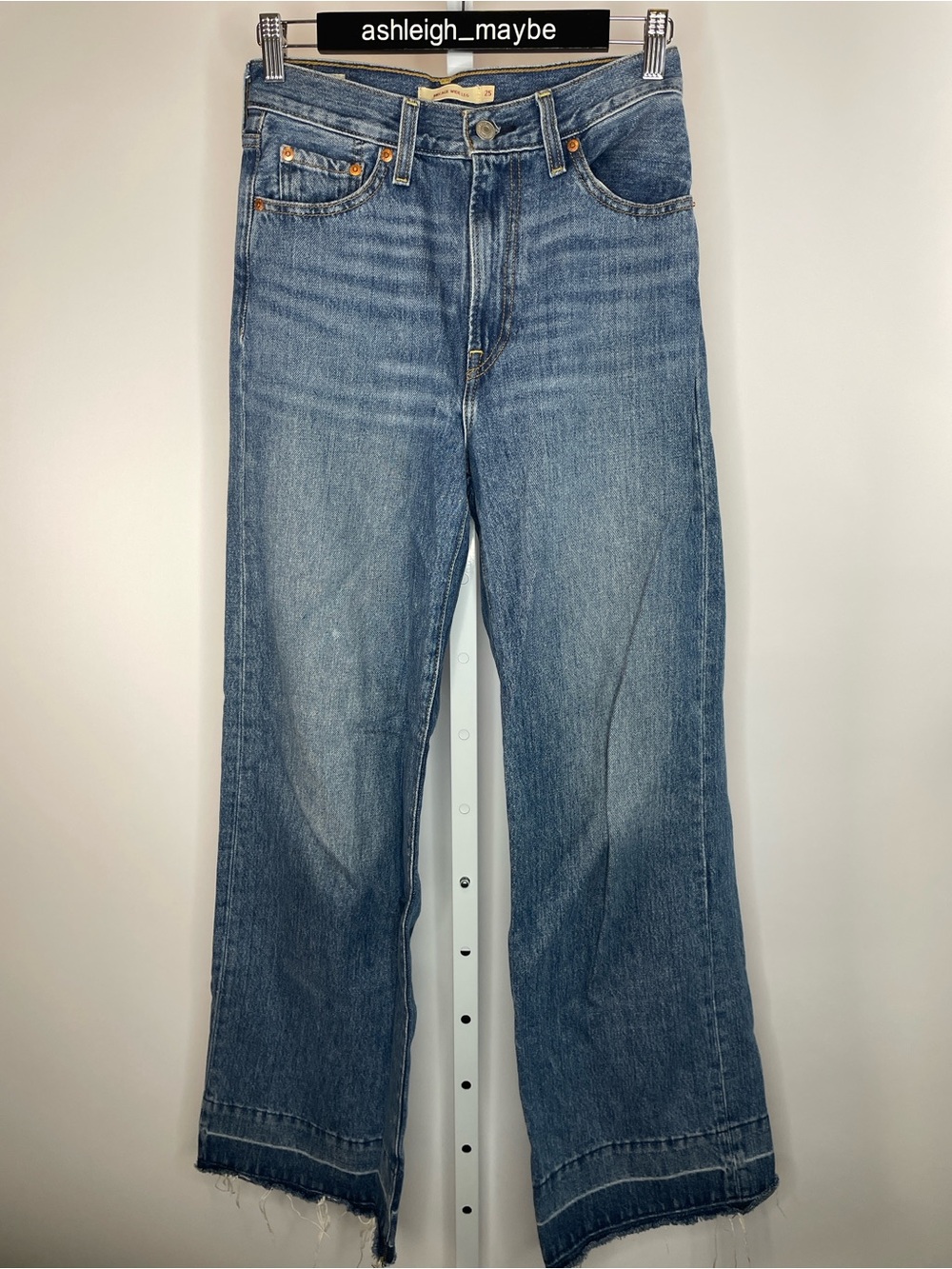 Levi’s | Ribcage Wide Leg Raw Hem Medium Wash Denim Jeans Size 25 *flawed - Picture 2 of 9